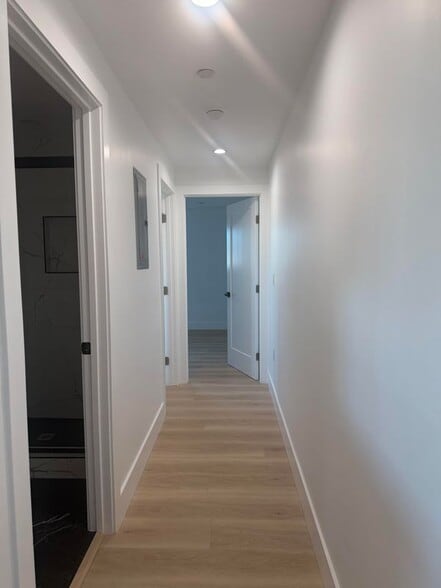 Building Photo - 3209 W 18th St