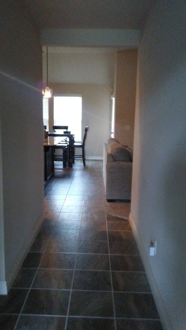 Building Photo - 3 bedroom home in a great neighborhood