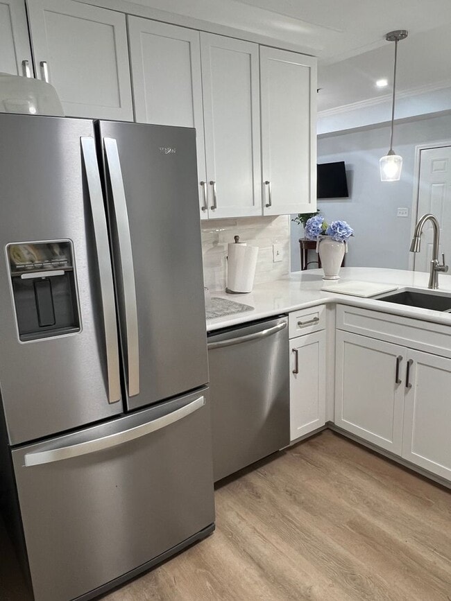 Building Photo - Beautifully Updated 3-Bedroom in Bridgepointe