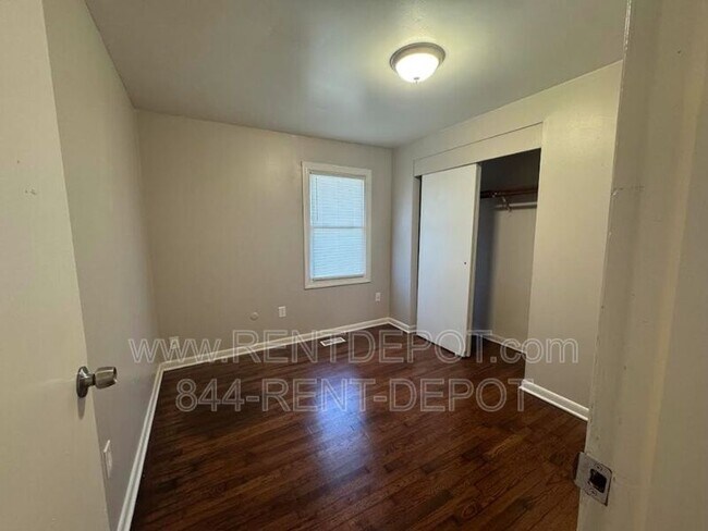 Building Photo - 720 Sweetser Ave