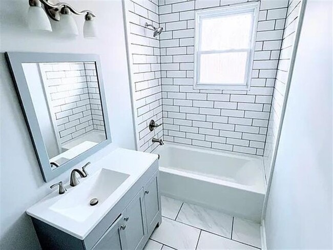 Building Photo - COMFORT AT ITS PEAK