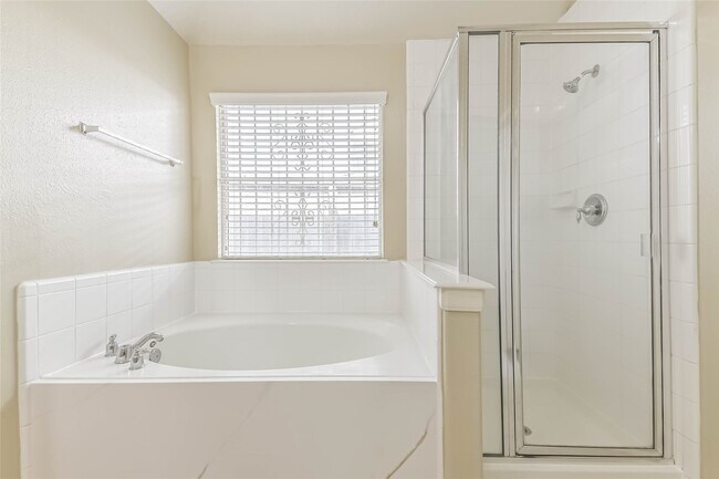 Building Photo - 8914 Heron Nest Dr