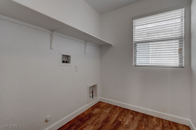 Building Photo - 7733 Lively Loom Ct