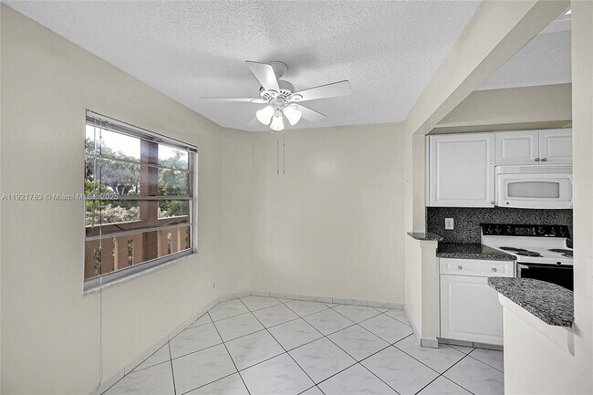 Building Photo - 1604 Abaco Dr