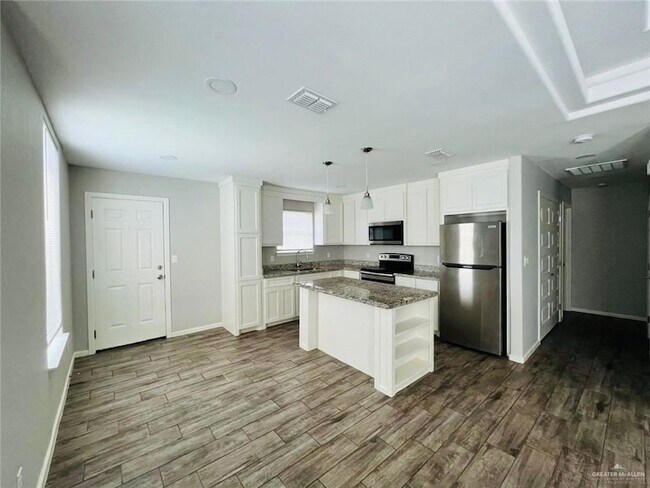 Building Photo - 1308 Alta Vista Dr