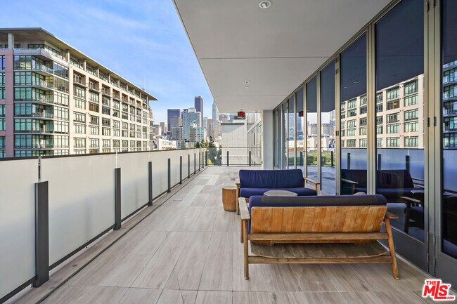 Building Photo - 1100 S Grand Ave