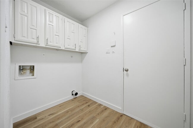Building Photo - 2126 Quail Valley E Dr