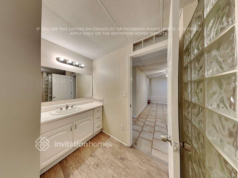 Building Photo - 4555 Duron Pl