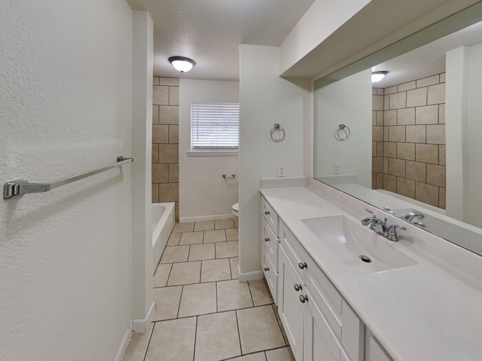 Building Photo - 2405 Avenue G