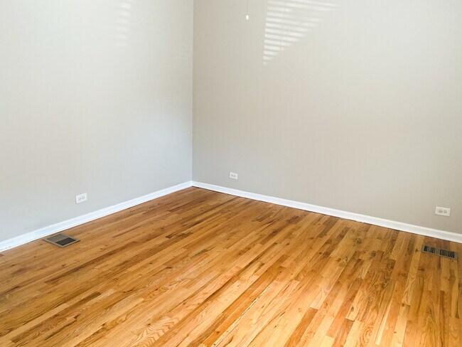 Building Photo - 1514 N Honore St