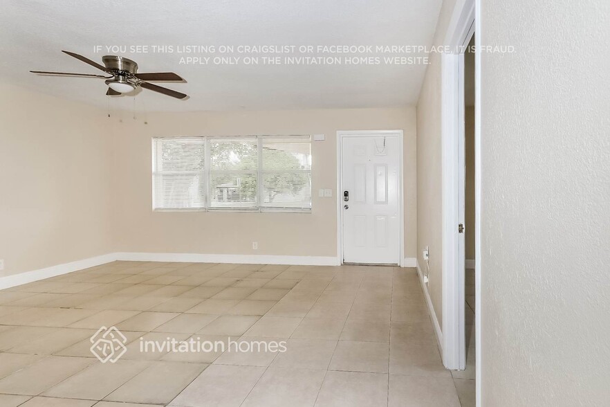 Building Photo - 5670 S 38th Ct