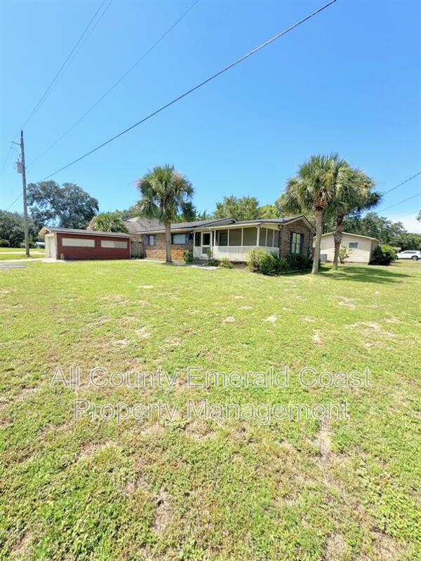 Building Photo - 733 Beach Dr