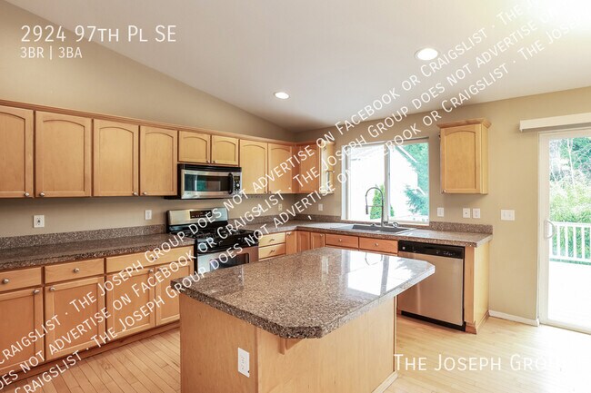 Building Photo - 2924 97th Pl SE