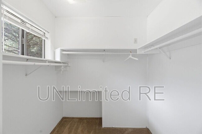 Building Photo - 1410 Inverrary Way