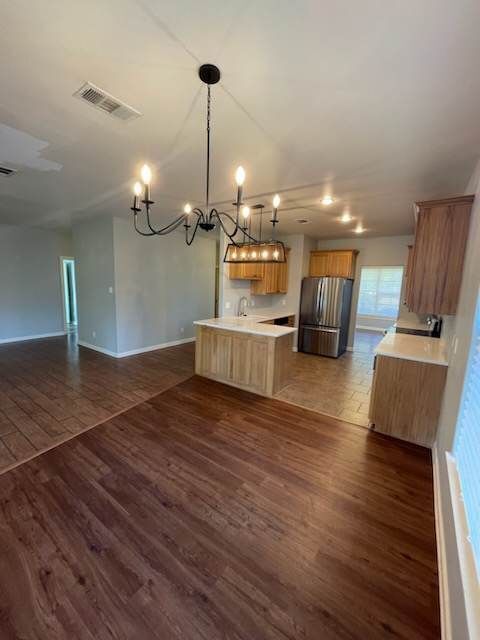 Building Photo - This spacious 3-bedroom, 2-bathroom home j...