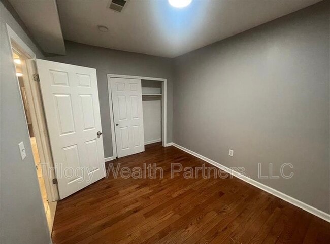 Building Photo - 104 S 12th St