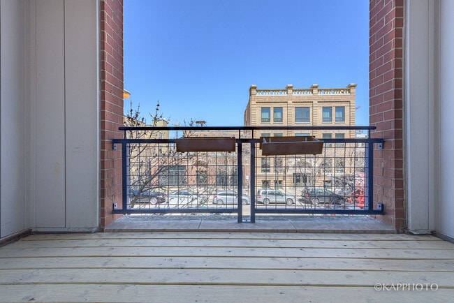 Building Photo - 1141 W Washington Blvd