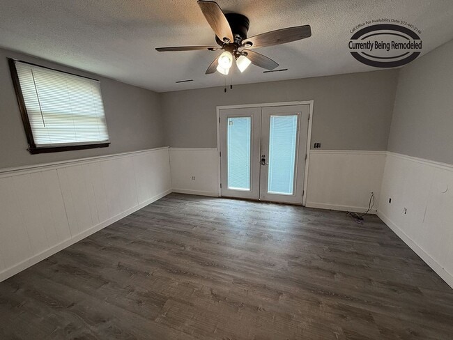 Building Photo - 1712 Garden Dr