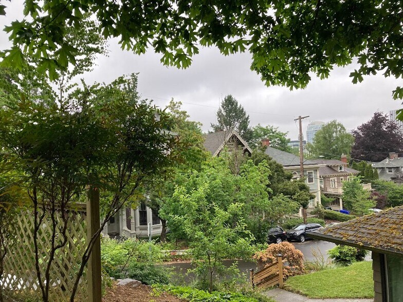 Building Photo - 1518-1522 SW Harrison St