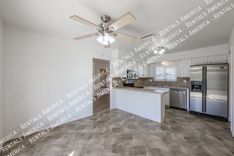 Building Photo - 913 W Jerome Cir