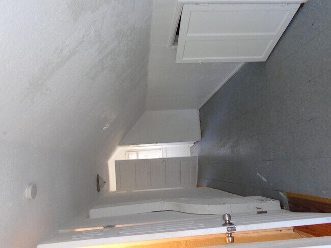 Building Photo - 2341 Hood Ave