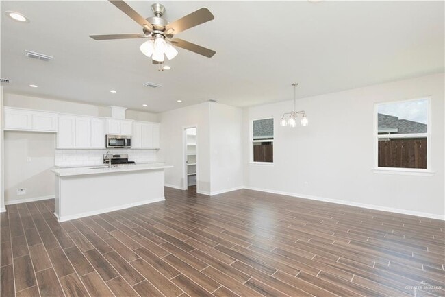 Building Photo - 13824 Belle Ct