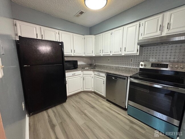 Building Photo - 2015 Aspen Dr