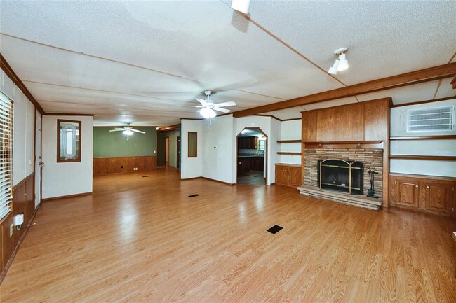 Building Photo - 18915 Sawmill Dr