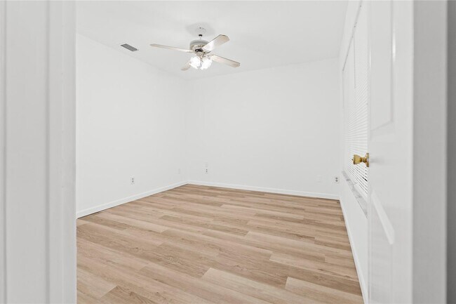 Building Photo - 16900 SW 59th Ct