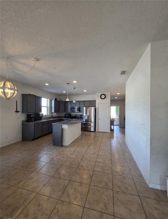 Building Photo - 8816 Ashland Ave