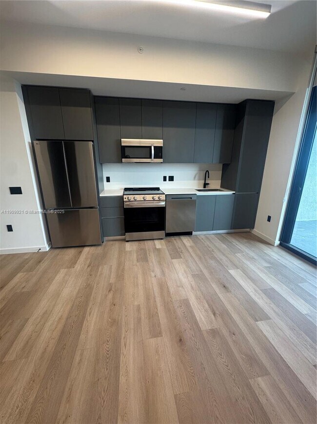 Building Photo - 307 SW 5th St