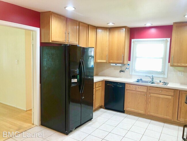 Building Photo - 3 br, 2 bath House - 13432 Yorktown Dr.