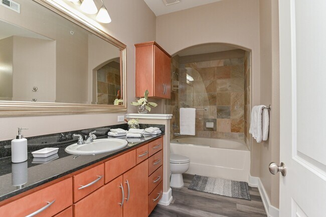 Building Photo - 1901 Post Oak Blvd