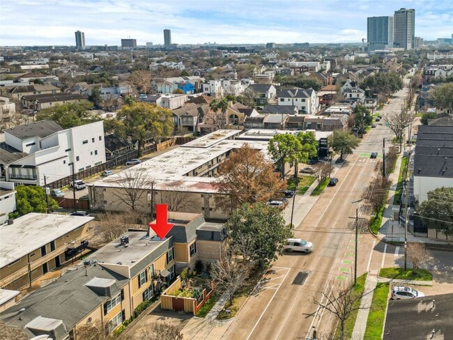 Building Photo - 1817 Commonwealth St