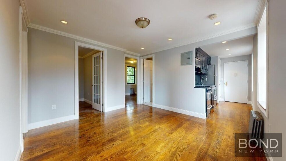Primary Photo - 396 E 10th St