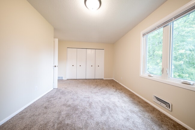Building Photo - 14200 Elgin Ct