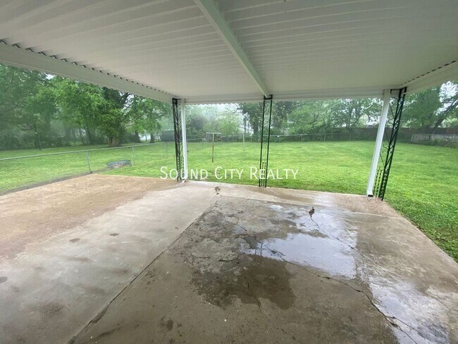 Building Photo - 265 Sunrise Ave