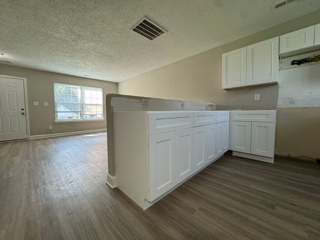 Building Photo - 635 Woodington Ln