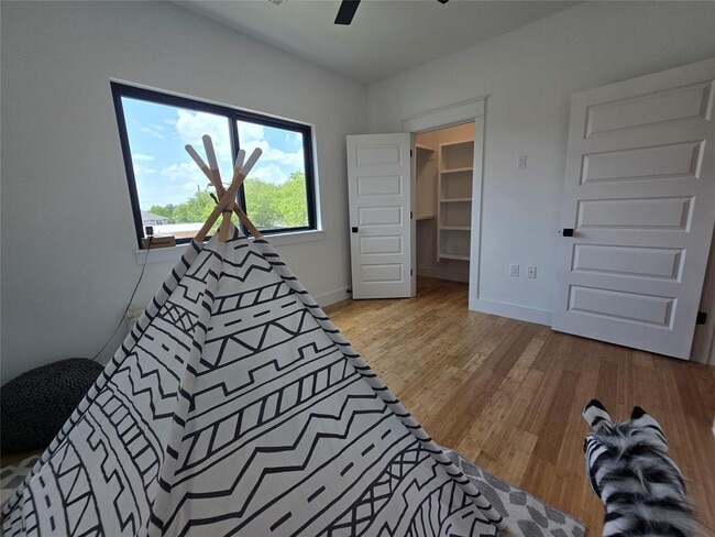 Building Photo - 5301 Grover Ave