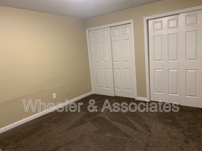 Building Photo - 520 E 4400 S