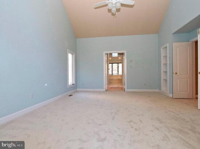 Building Photo - 1307 Stamford Way
