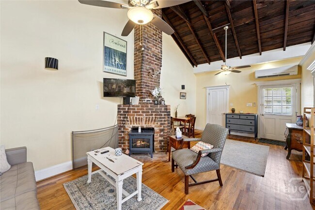 Building Photo - 526 E Charlton St