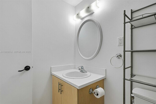 Building Photo - 1185 Marseille Dr