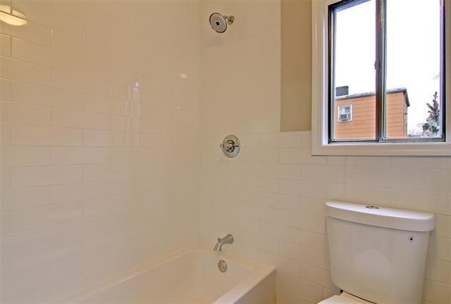 Building Photo - 425 5th St