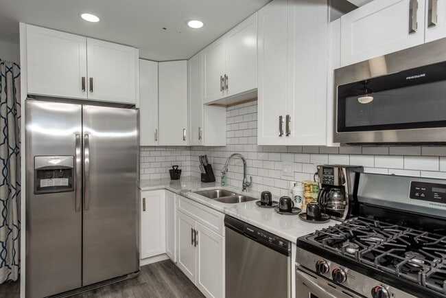 Building Photo - University Townhomes COMING SOON