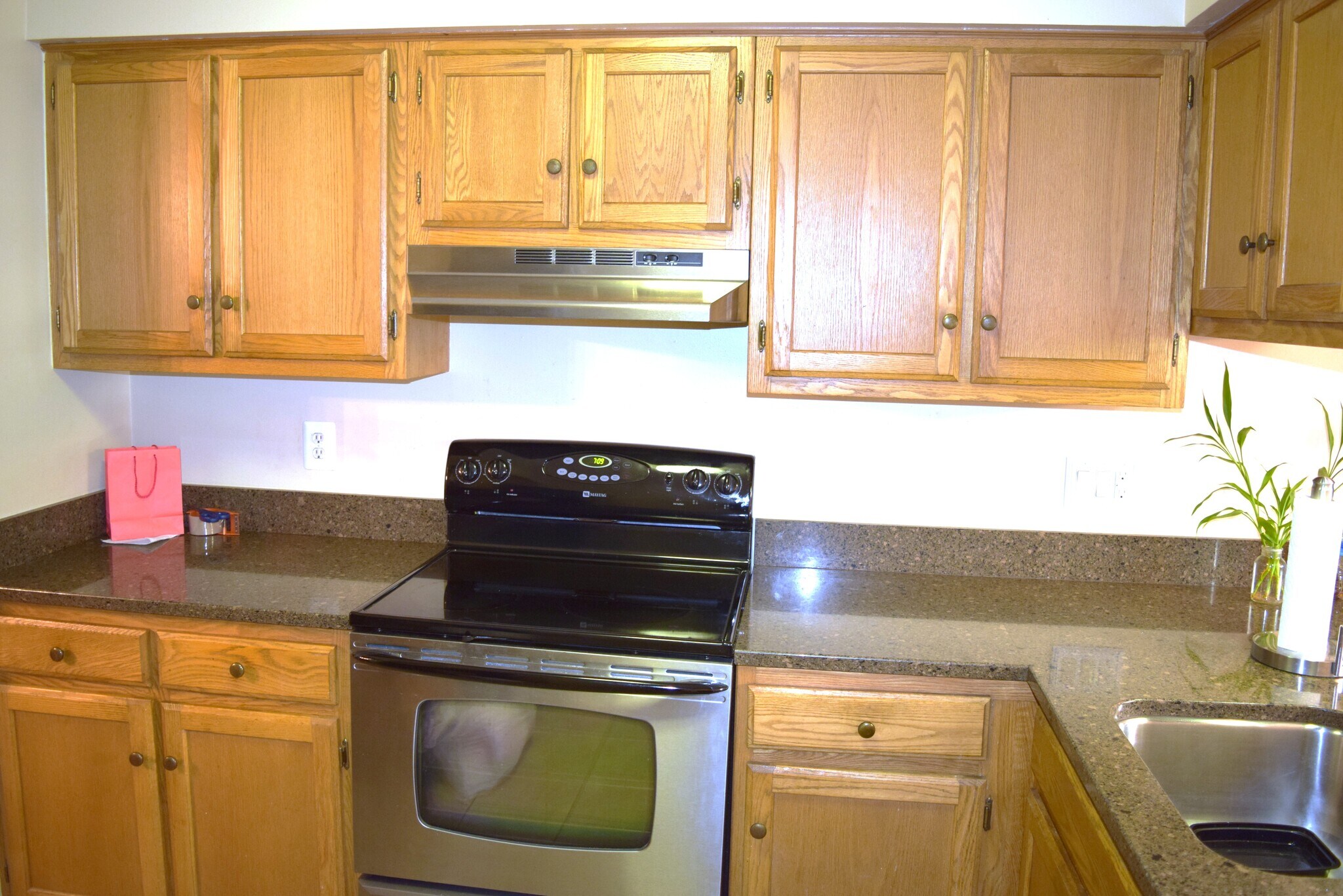 Building Photo - 9745 Lake Shore Dr