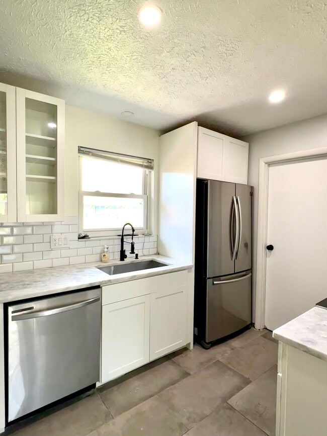 Building Photo - 4017 Caprice Rd