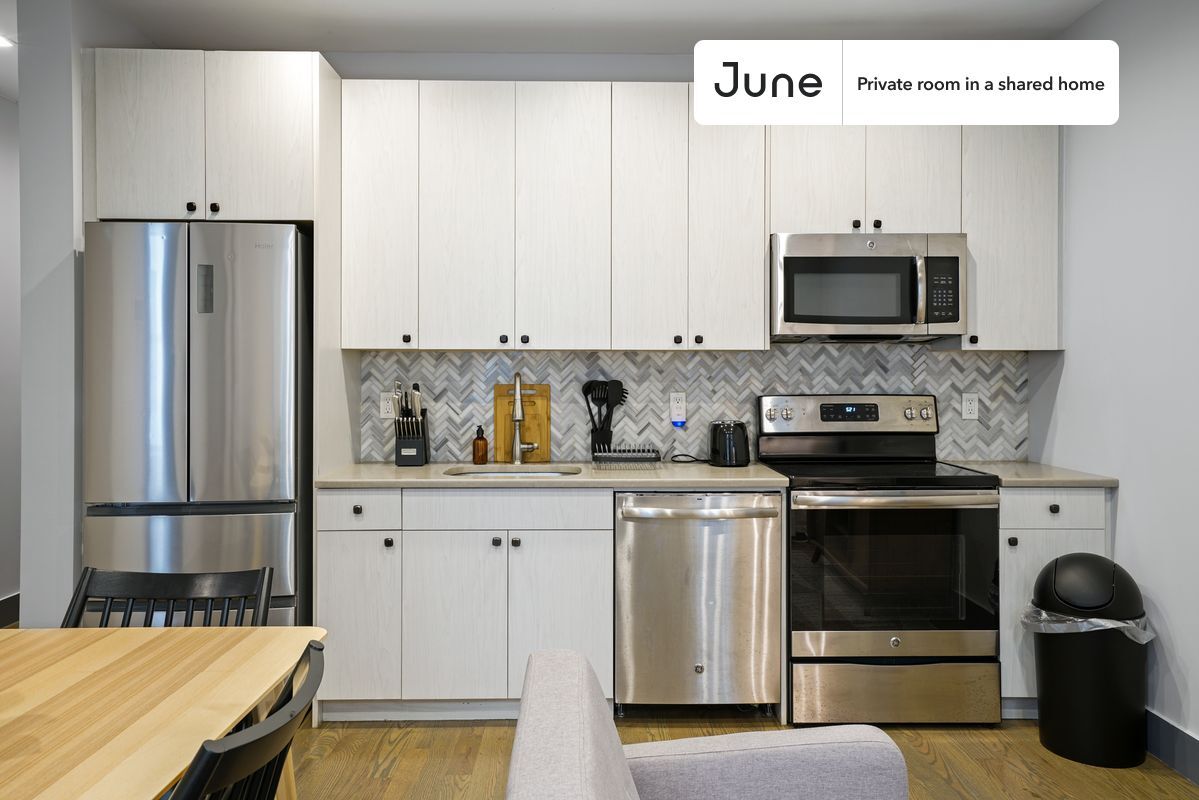 Building Photo - Room in Shared 4 bed/2 bath home