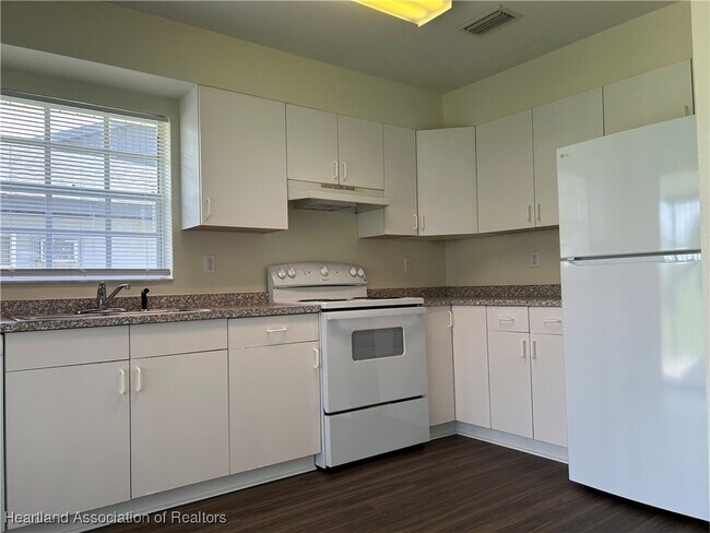 Building Photo - 4800 Cadagua Dr