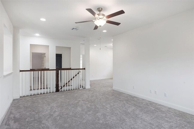 Building Photo - 4413 Edgewater Dr